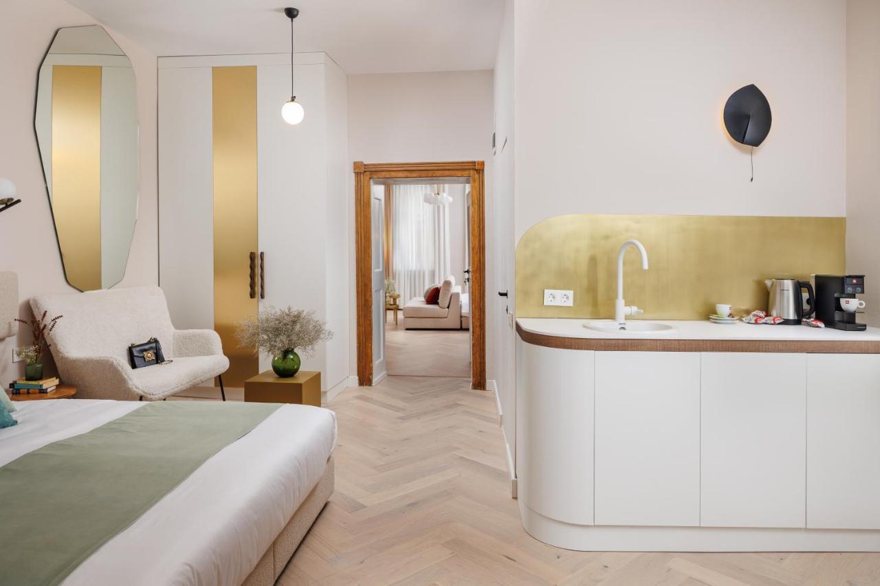 Aries' Collection Luxury Suites บราชอฟ ภายนอก รูปภาพ